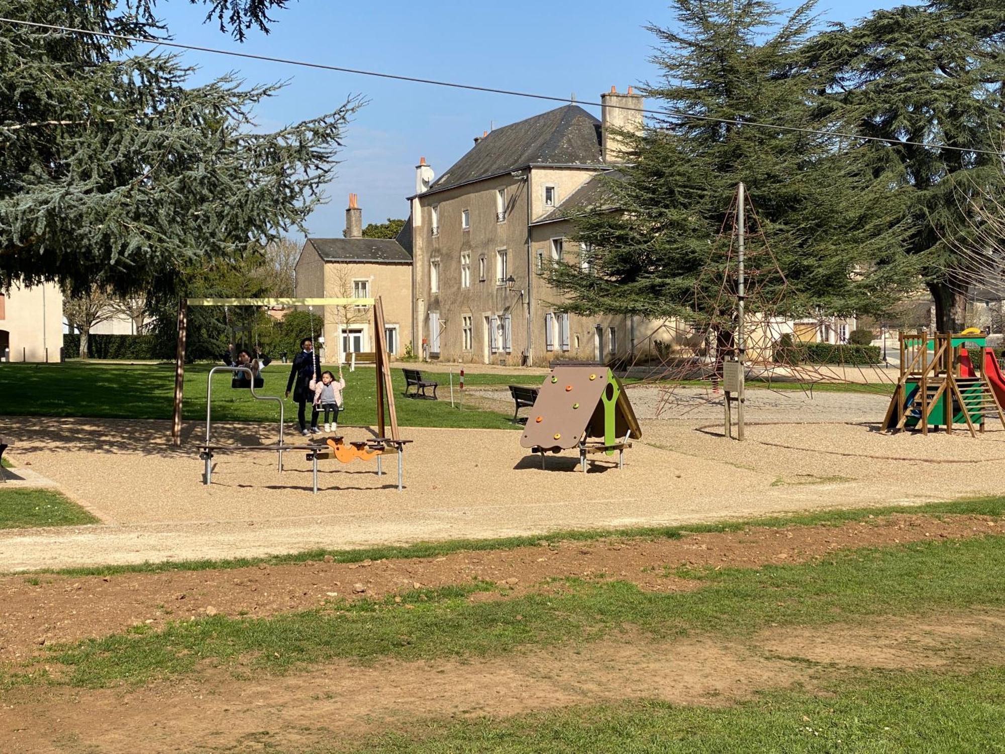 Logis Hotel Le Saint Georges Vivonne Exterior foto