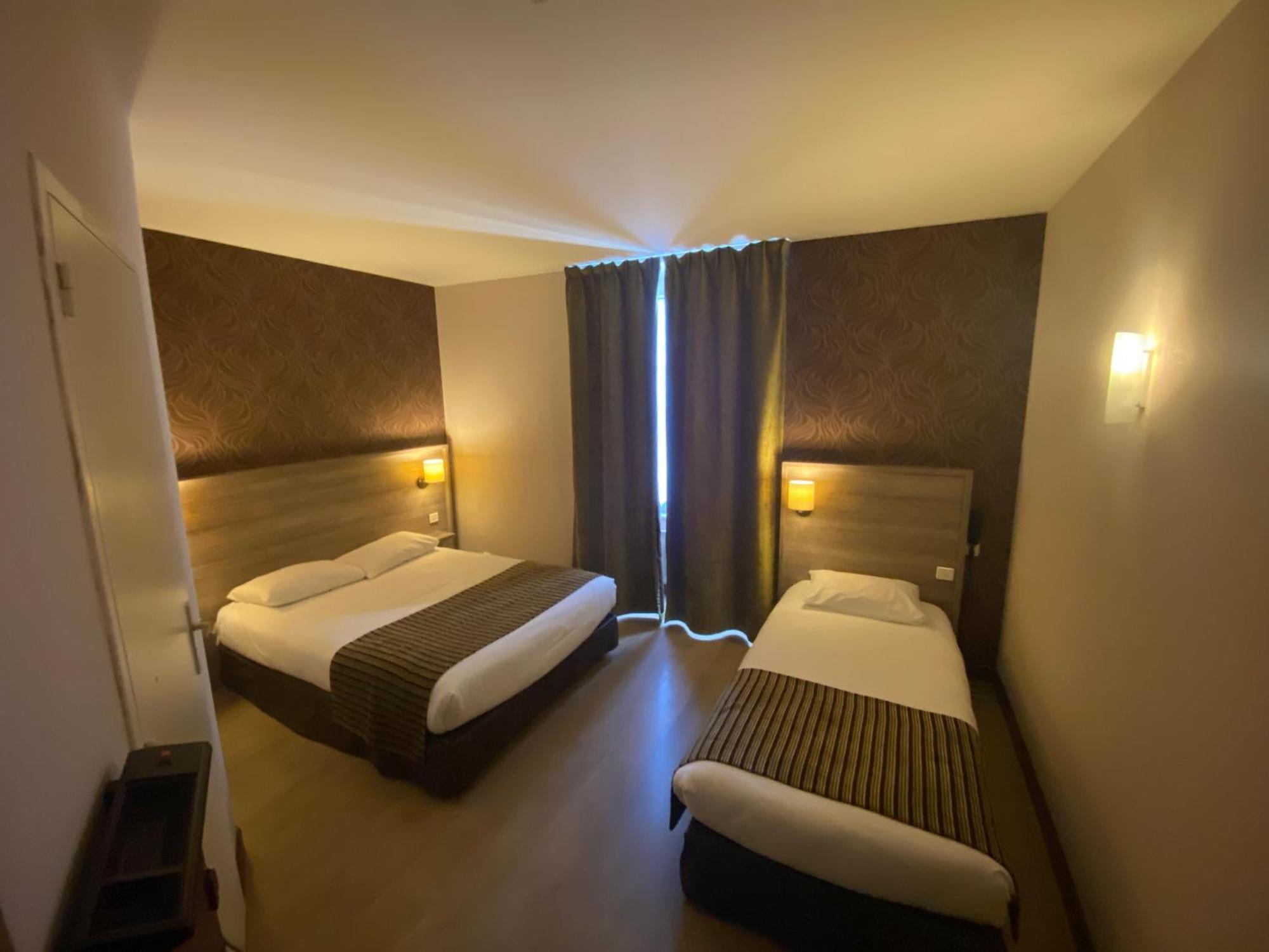 Logis Hotel Le Saint Georges Vivonne Cameră foto